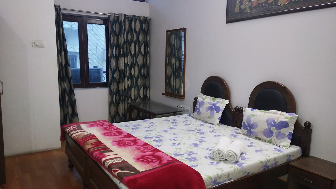 Ishan Paying Guest House Варанаси Экстерьер фото