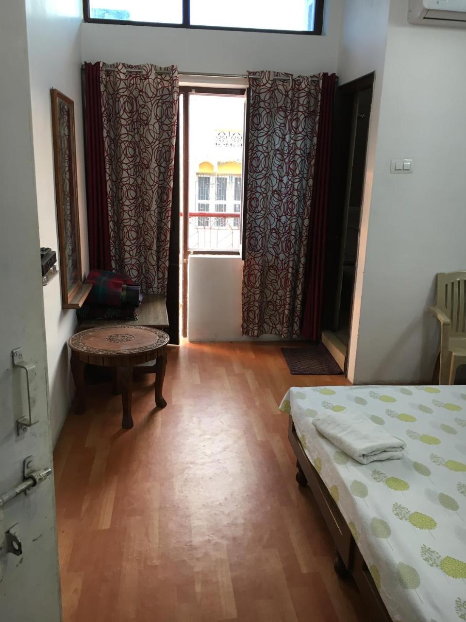 Ishan Paying Guest House Варанаси Экстерьер фото