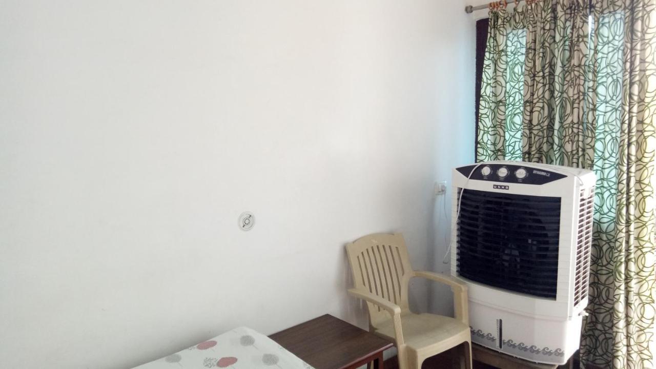Ishan Paying Guest House Варанаси Экстерьер фото