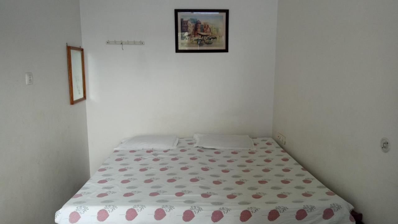 Ishan Paying Guest House Варанаси Экстерьер фото
