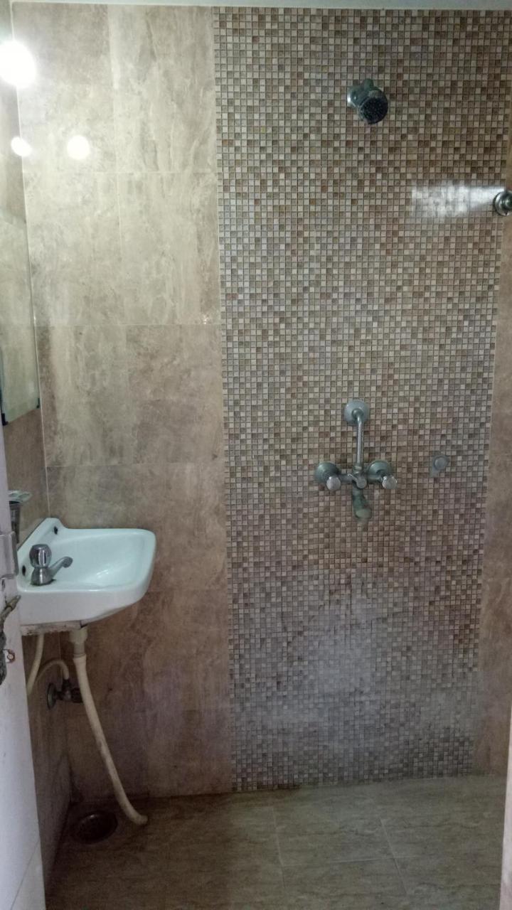 Ishan Paying Guest House Варанаси Экстерьер фото
